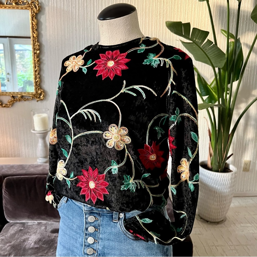 Velvet long sleeve top with embroidered flowers size medium